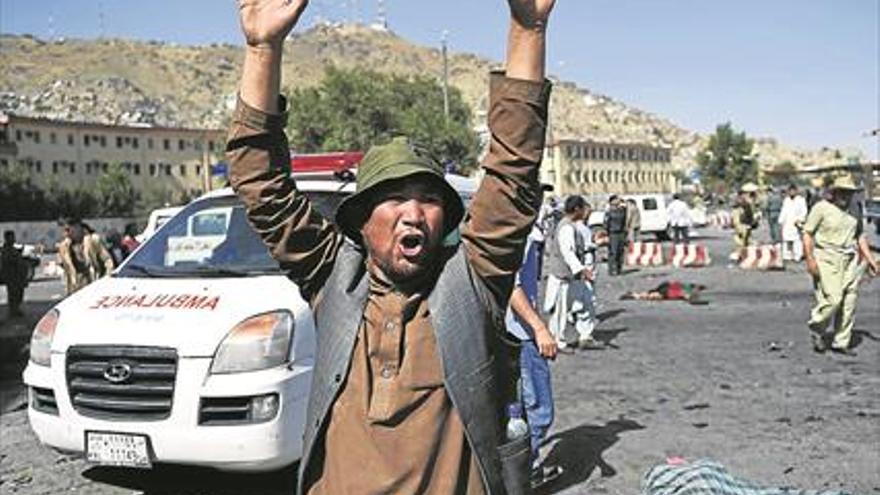 Un suicida del EI provoca una carnicería en Kabul