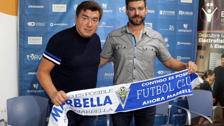 El presidente y el nuevo entrenador, ayer en la presentación.