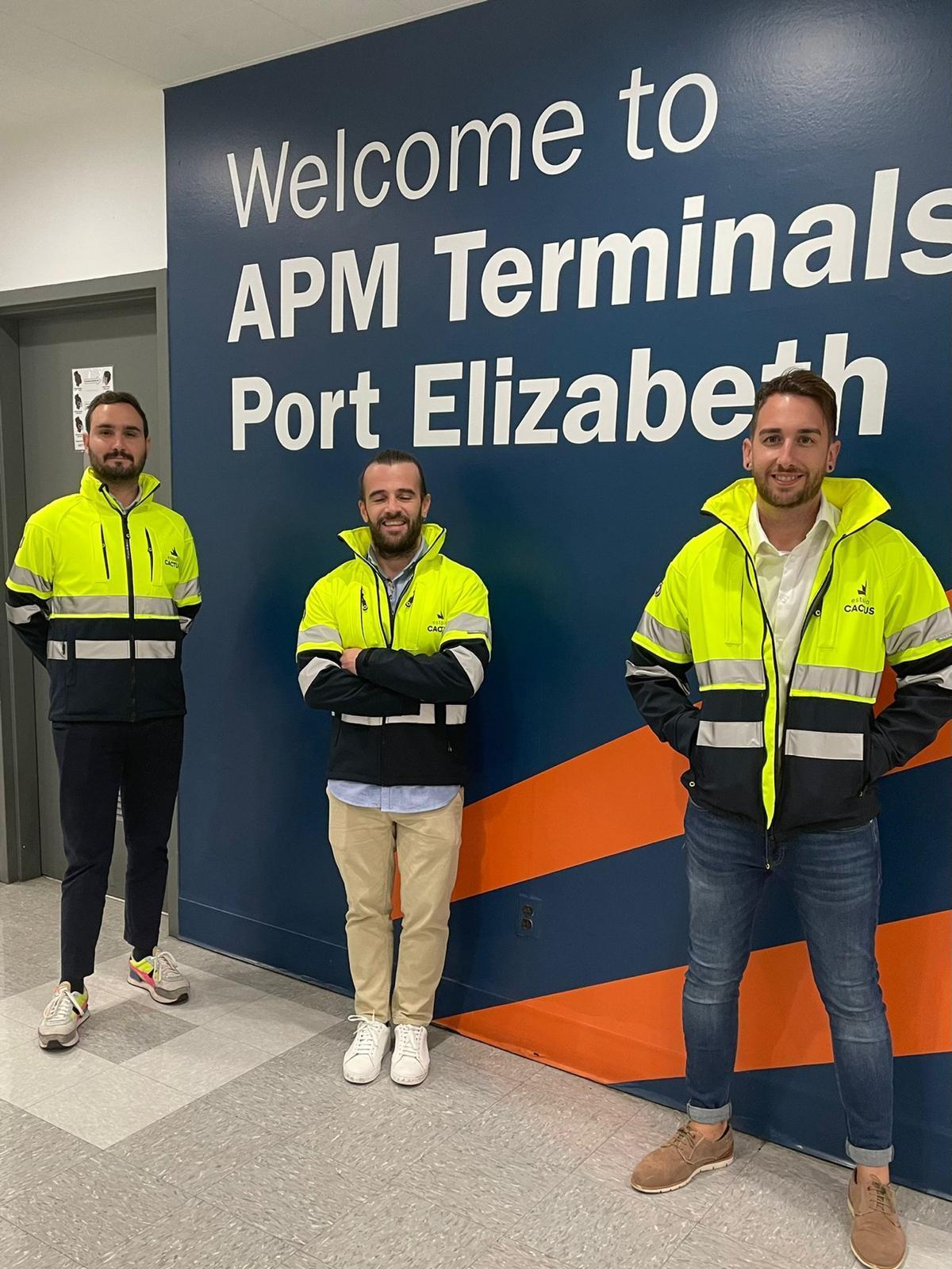 Los tres socios fundadores de Estudio Cactus en el puerto de Nueva York.