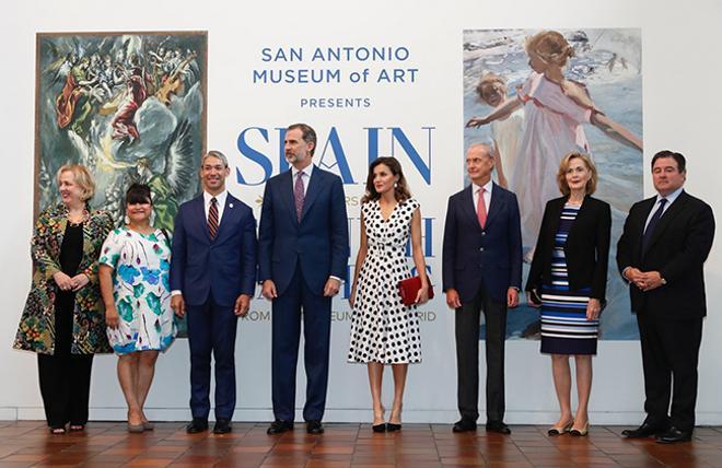 Sus majestados los reyes de España visitan el Museo de Arte de San Antonio