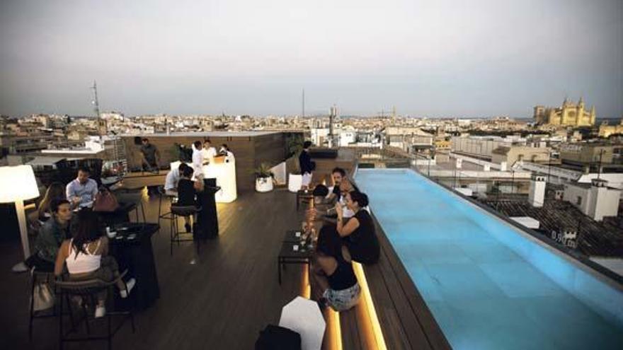 Hotels in Palma: Hier die Dachterrasse des Hotels Nakar.