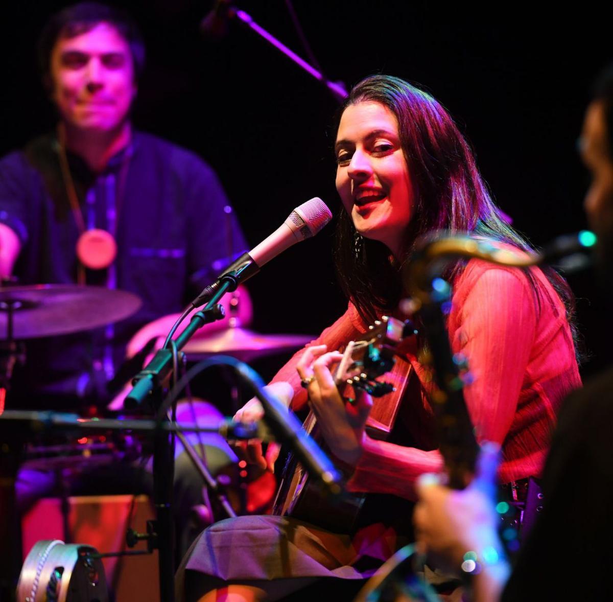 Antía Muíño, durante a súa intervención na gala. | // CARLOS PARDELLAS