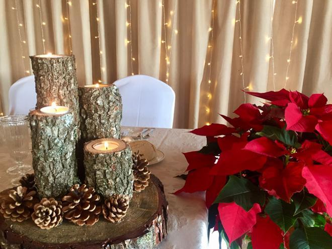 Decoración para bodas de invierno: muérdago y piñas