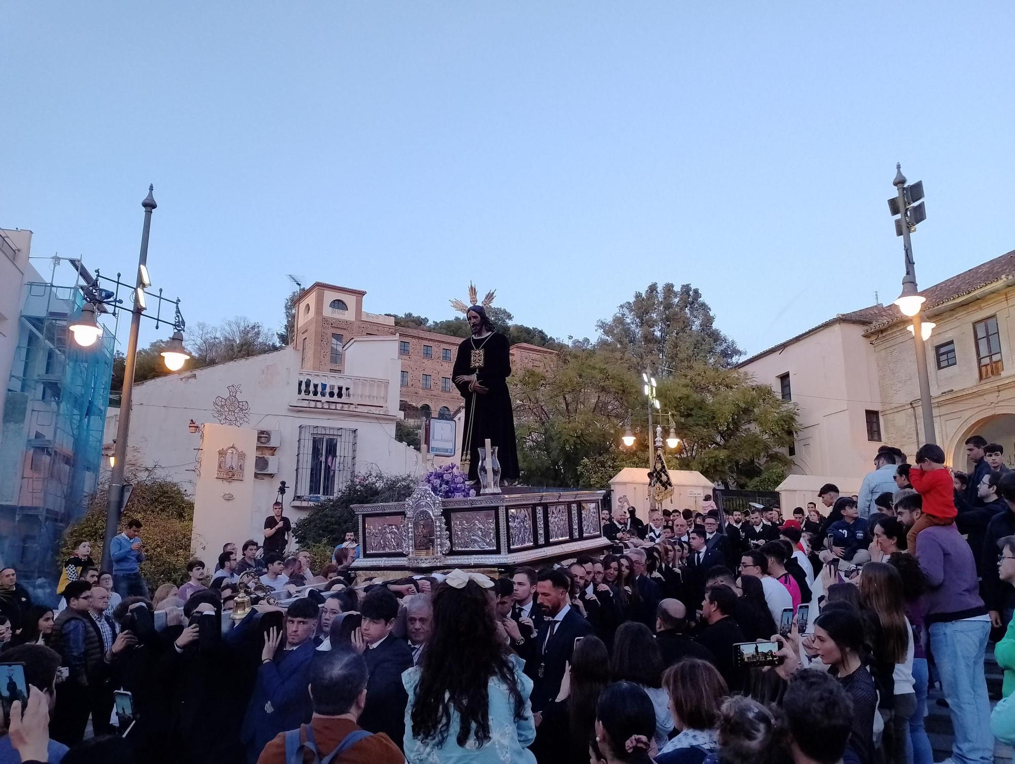 El traslado del Señor del Rescate a la calle Agua tras su triduo en la Victoria