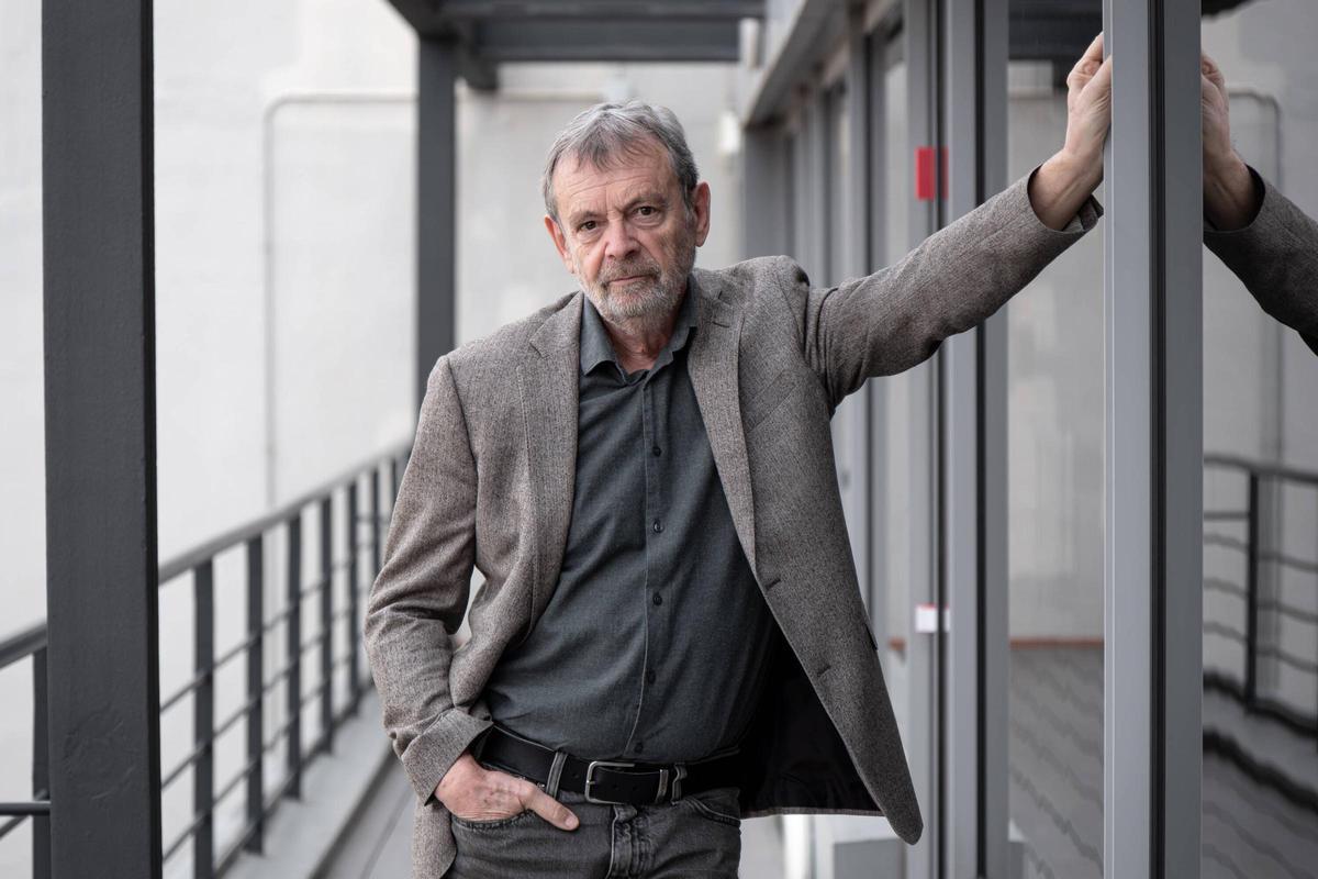 Pierre Lemaitre, fotografiado en la sede de la editorial Penguin Random House en Barcelona