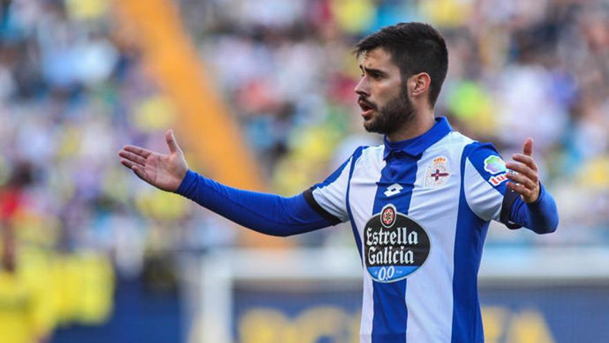 Carles Gil: &quot;Estaba &#039;cagado&#039; en el banquillo por si metía el Athletic&quot;