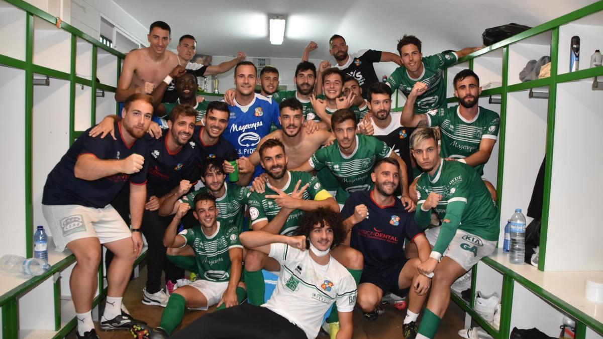 Los jugadores del Moralo celebran la victoria ante la UPP.