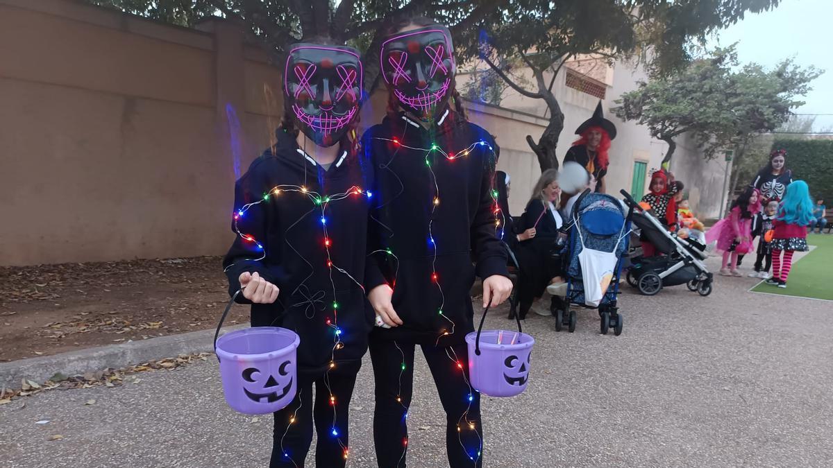 Mallorca celebra una noche de gritos, calabazas, sangre y chuches en la noche de Halloween
