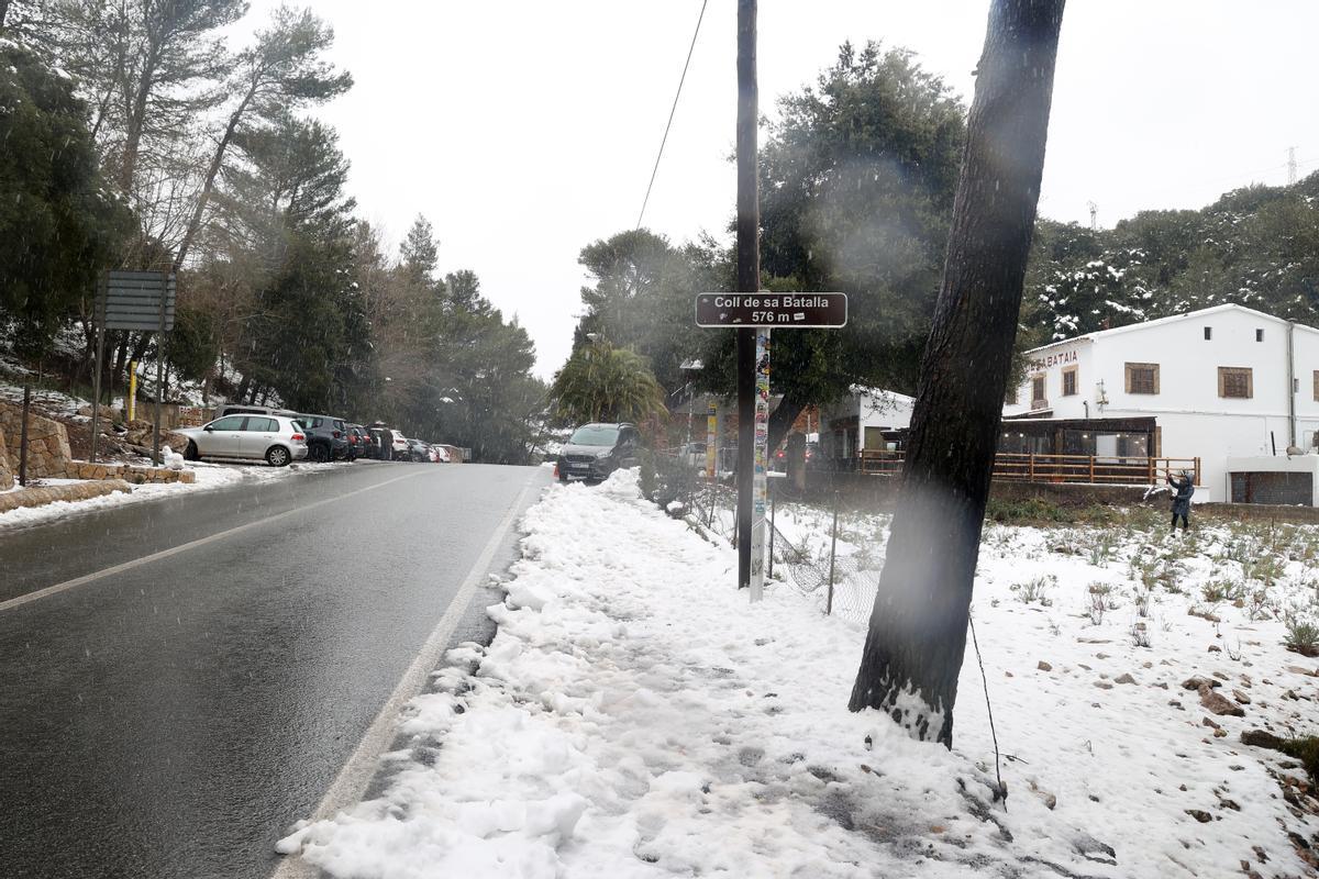 La nieve llega a la sierra de Tramuntana en Mallorca