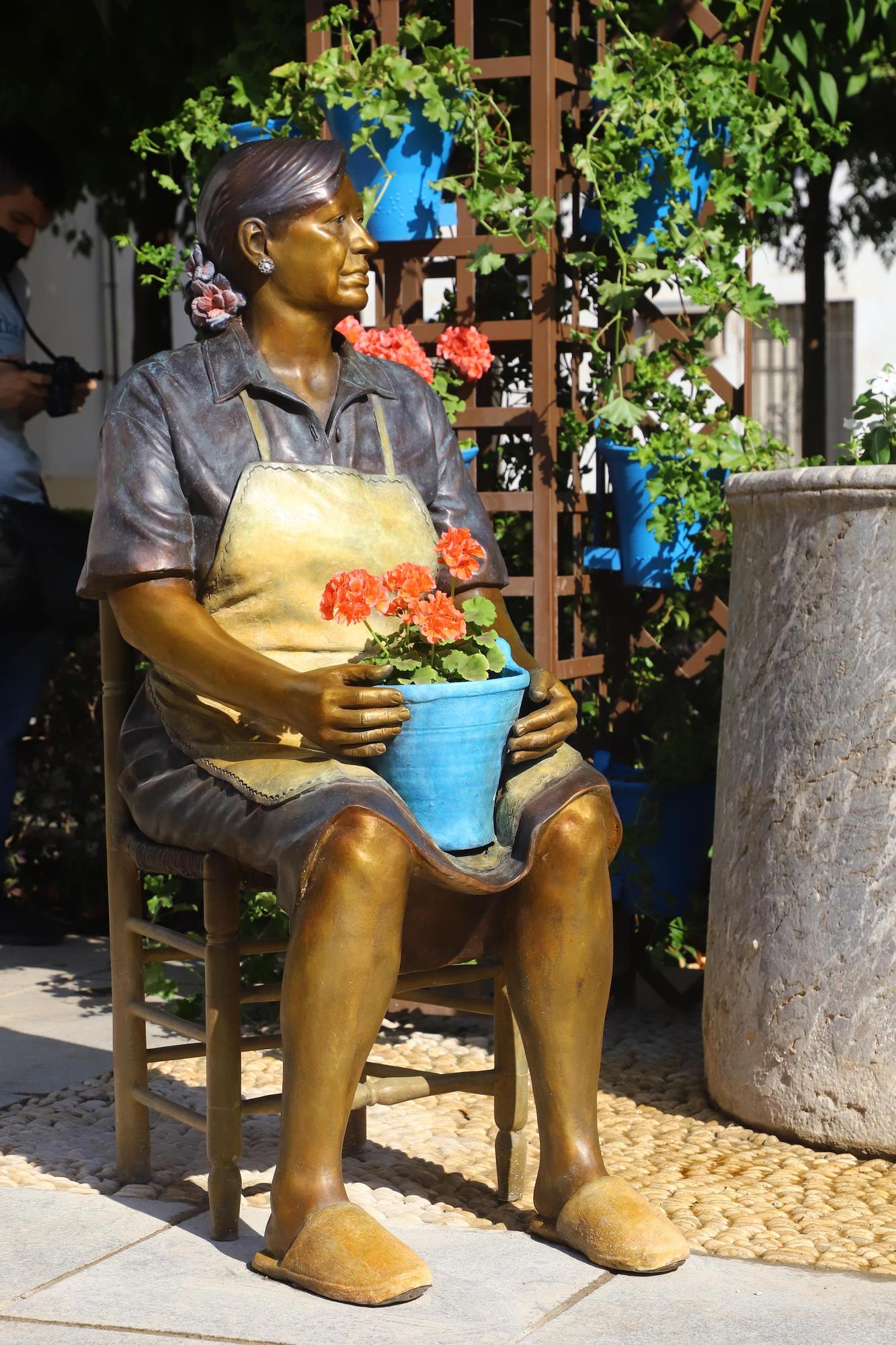 Inauguración del nuevo conjunto escultórico de homenaje a los Patios de Córdoba, obra de Juan Manuel Belmonte