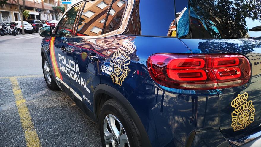 Detenido por violencia machista tras caer de una tercera planta cuando huía de la Policía en Valencia