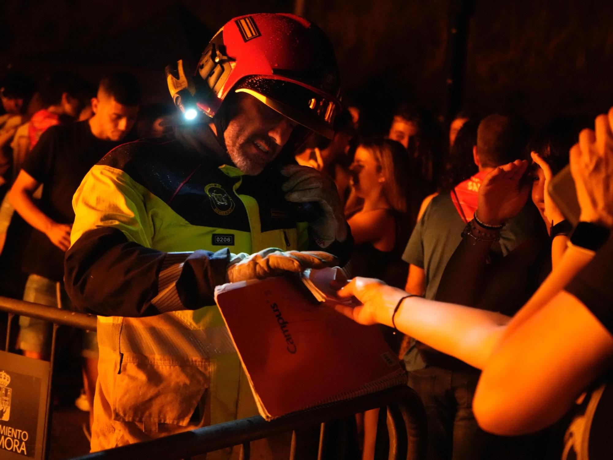GALERÍA | Así ha transcurrido la hoguera de San Juan en Zamora: adiós a lo malo