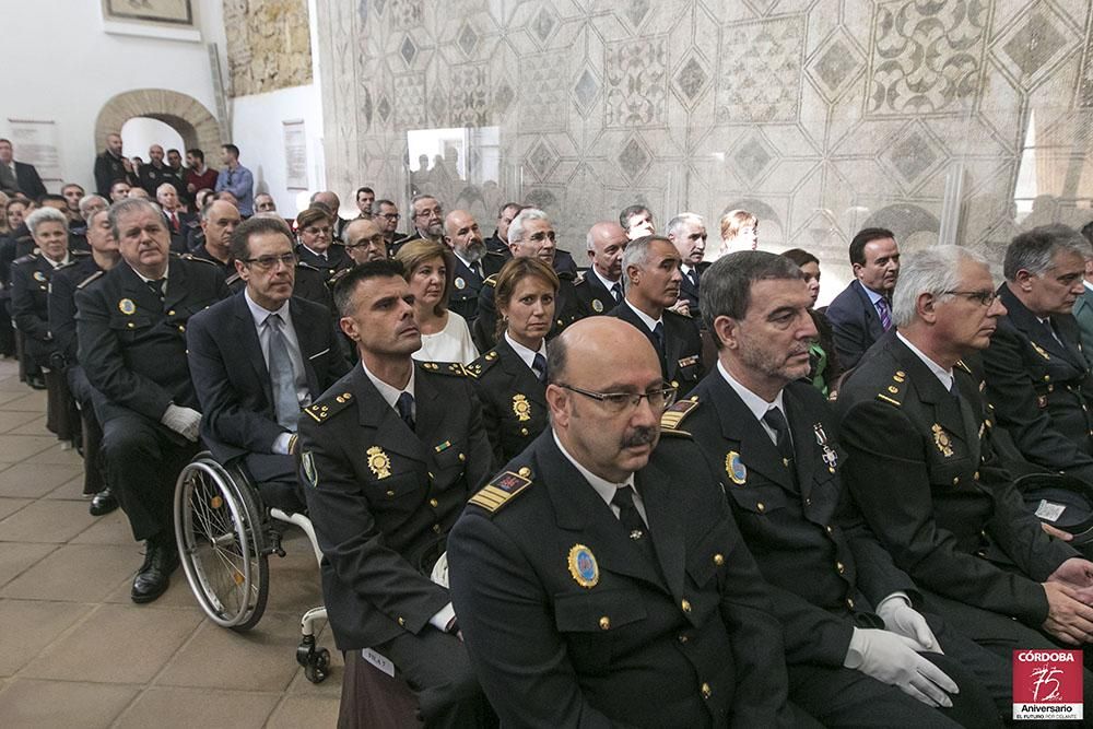 FOTOGALERÍA / Distinciones para la Policía Local en su día.