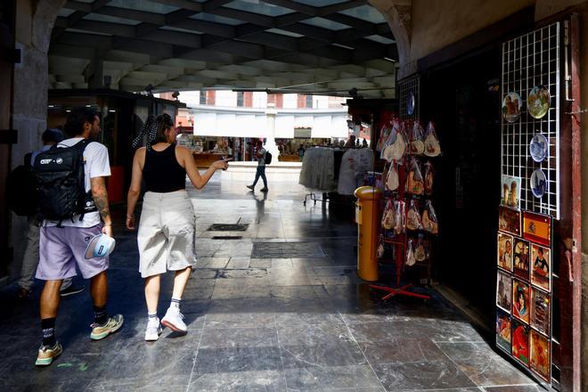 La industria del 'souvenir' en València al calor del 'boom' turístico