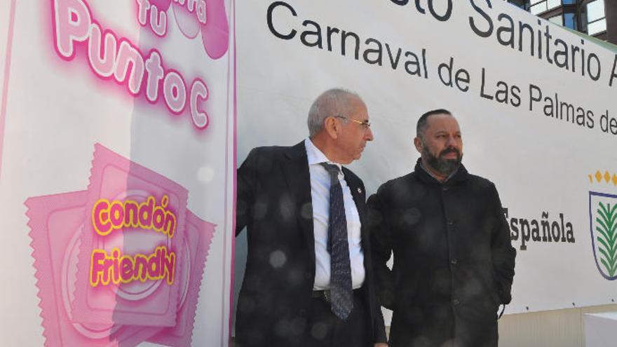El Ayuntamiento repartirá 30.000 preservativos en los chiringuitos de Santa Catalina