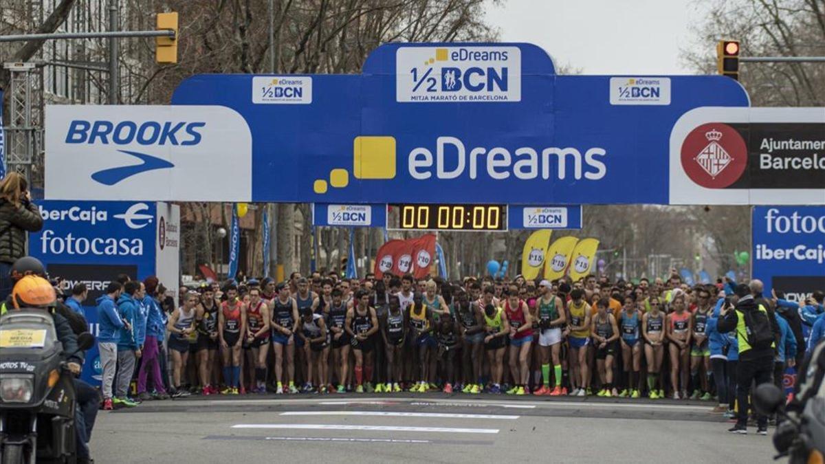 La mitja marató de Barcelona supera su récord de inscritos
