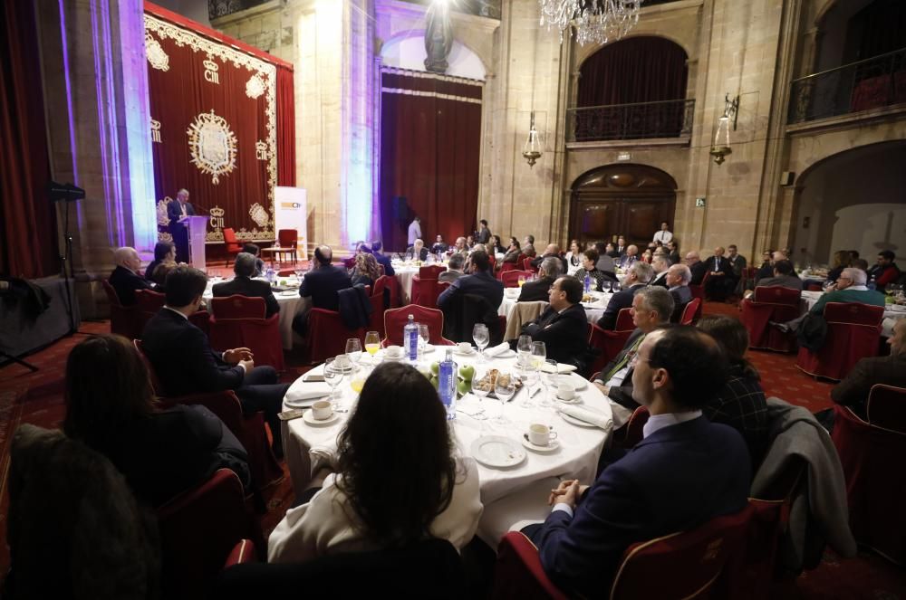 Conferencia de Belarmino Feito (FADE) en el Hotel La Reconquista.