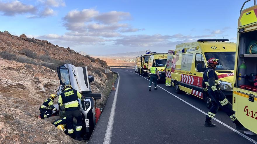 Cuatro heridos en un aparatoso vuelco en Fuerteventura