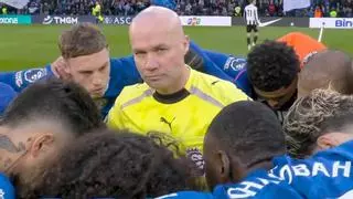 Un árbitro se 'cuela' en la arenga prepartido del Chelsea