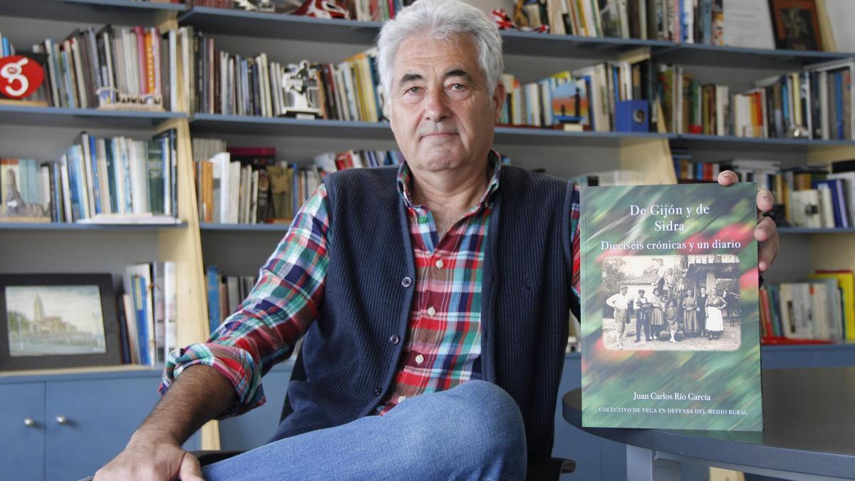Juan Carlos Río García, en la redacción de LA NUEVA ESPAÑA de Gijón.