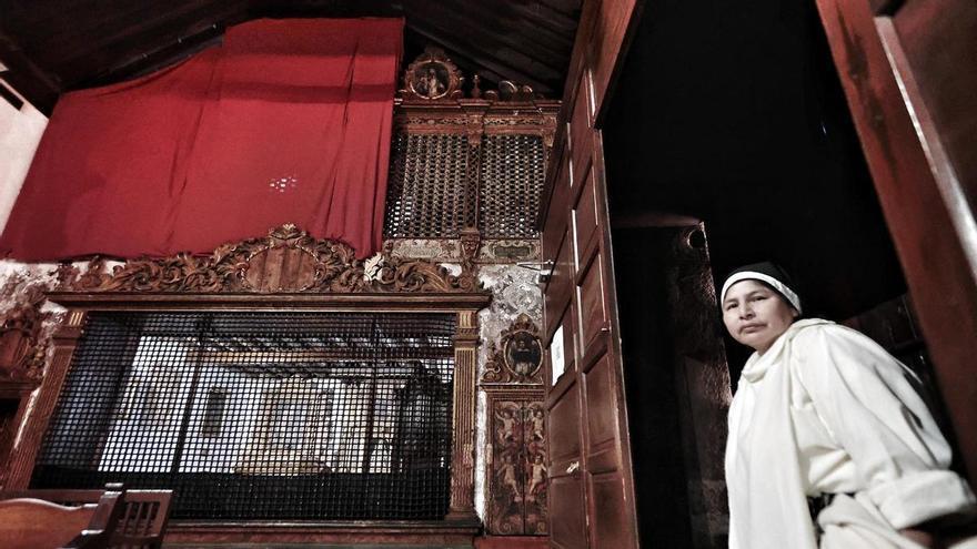 Nuevo brillo para la rejería del siglo XVII del convento de Las Catalinas, en La Laguna