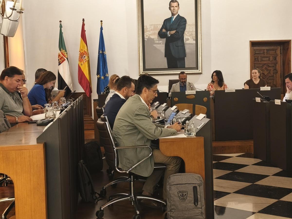 Desfibriladores para la Guardia Civil rural de Cáceres: una inversión de 40.000 euros para emergencias