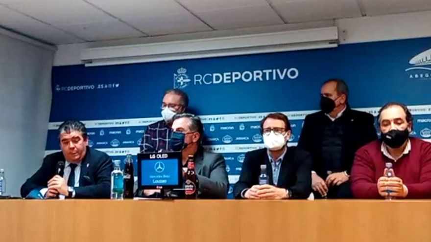El consejo del Deportivo se aparta a petición de Abanca