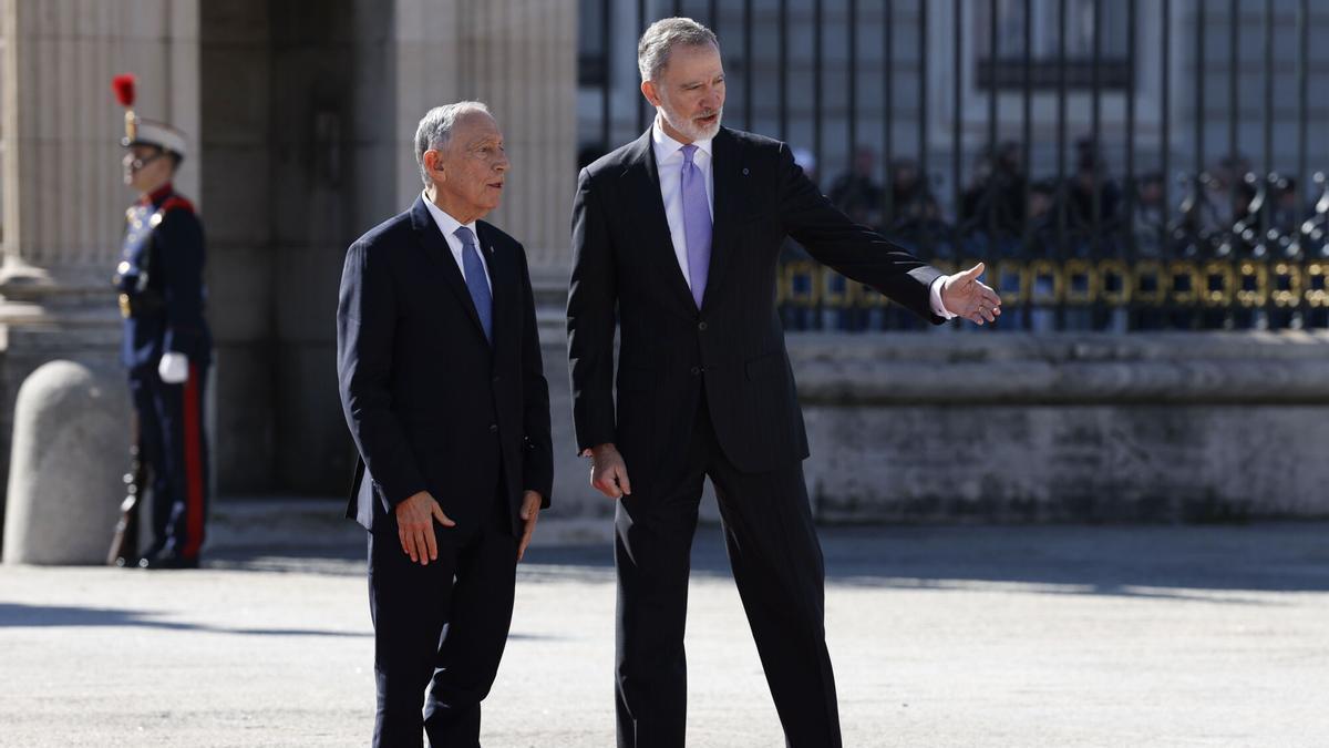 Felipe VI brinda una cálida despedida al portugués Rebelo de Sousa en su última visita oficial