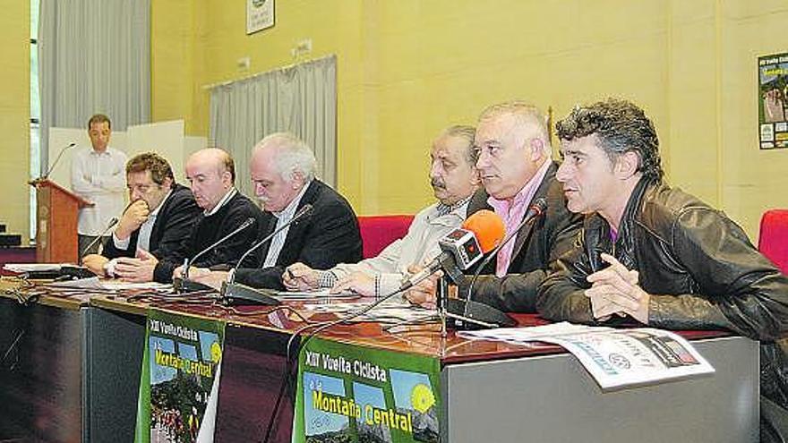 La presentación de la XIII Vuelta a la Montaña Central.