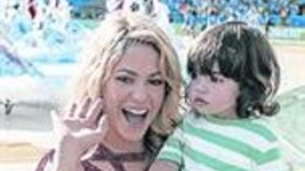 Shakira y su hijo Milan.