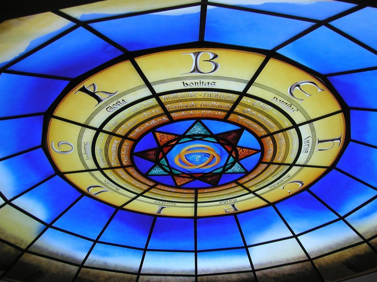 Inspiriert von Ramon Llull: Die Lichtkuppel im Atrium des Castillo Hotel Son Vida.