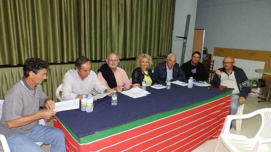 Junta directiva del grupo Macovall en la pasada asamblea.