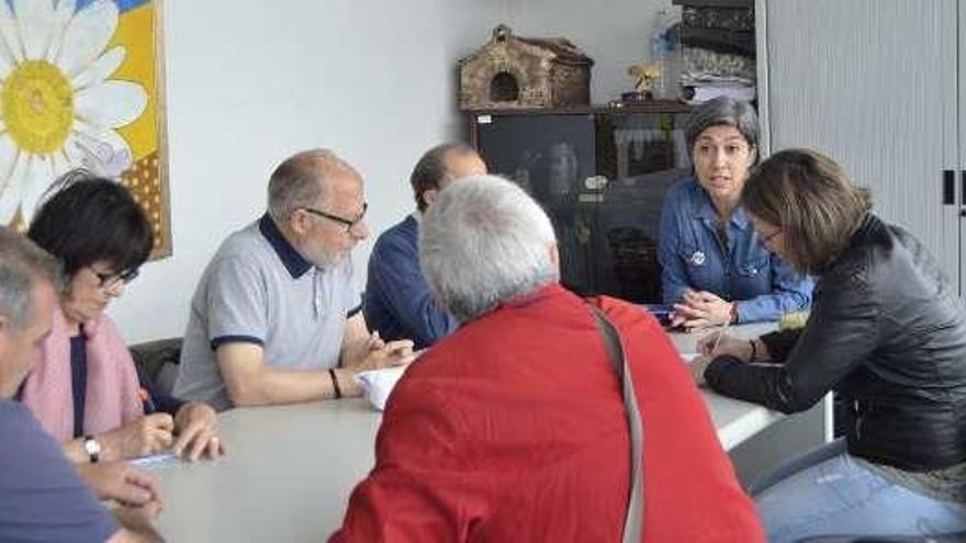 Representantes de ACE y de colectivos de pensionistas. // FdV