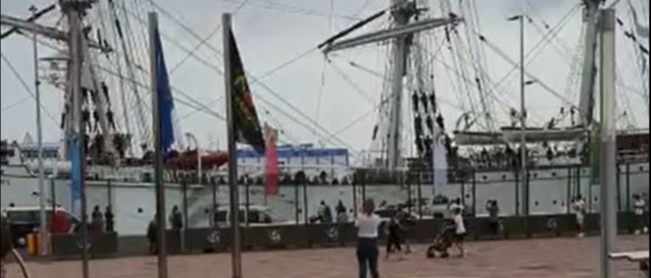 El velero escuela noruego 'Statsraad Lehmkuhl' llega al Puerto de La Luz y de Las Palmas