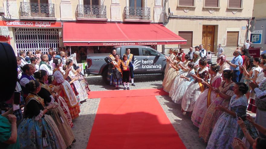 Relevo de los Vendimiadores Mayores Infantiles de Jumilla tres años después de su elección