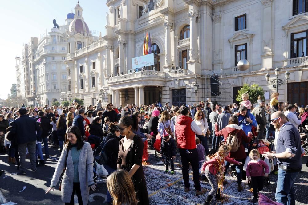 Así ha sido la Nochevieja infantil en la plaza del Ayuntamiento de València