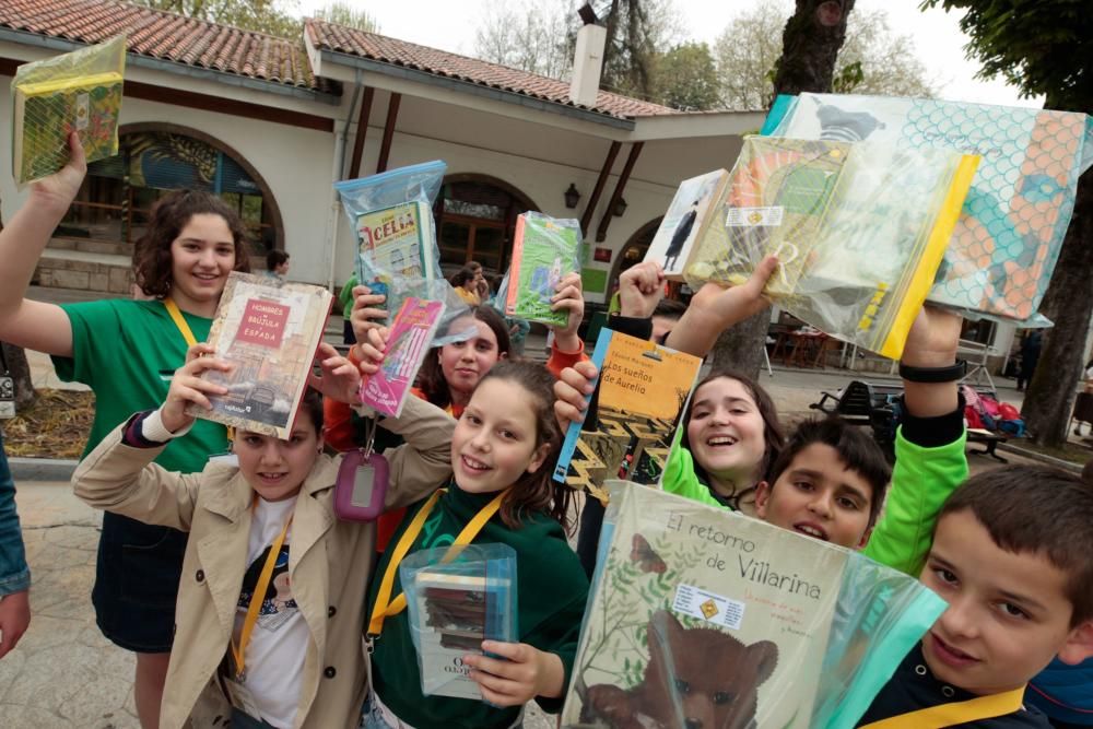 Actividad de convivencia escolar con motivo del día del libro en el Campo.