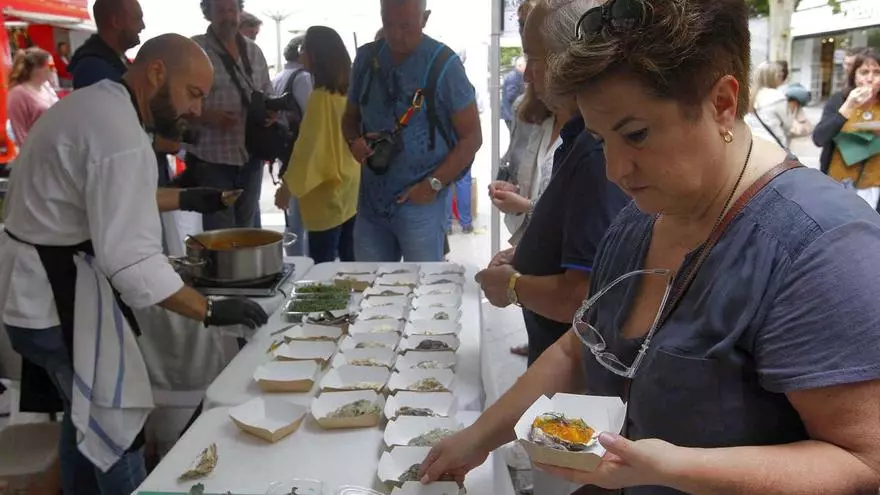 El Califato Gourmet lleva la alta cocina a la calle con una degustación en el bulevar de Gran Capitán