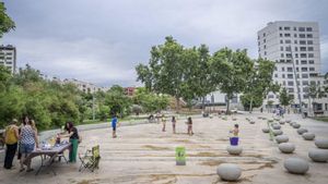 Els primers jocs d’aigua de BCN segueixen tancats
