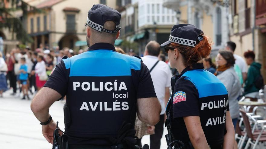 Detenido un hombre por destrozar la cristalera de un local en la calle La Cámara