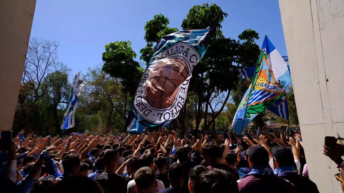 Así recibió la afición al Málaga CF antes de jugar contra el Cartagena