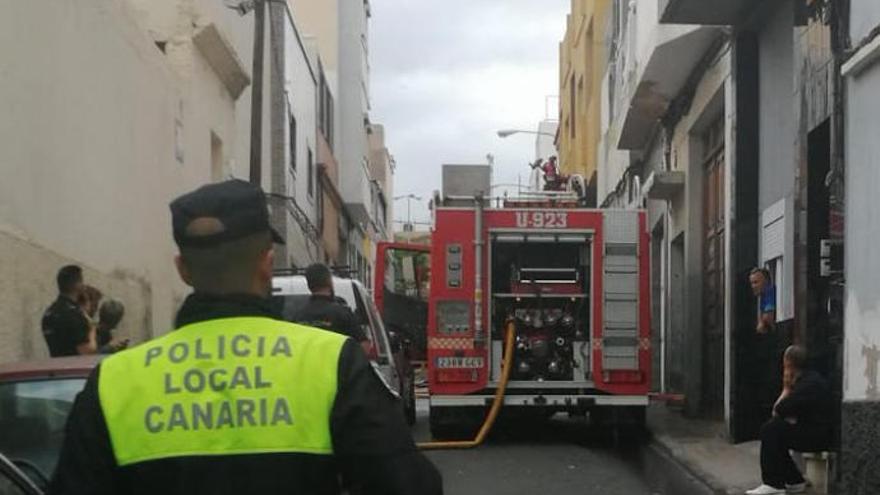 Incendio en una vivienda de La Isleta.