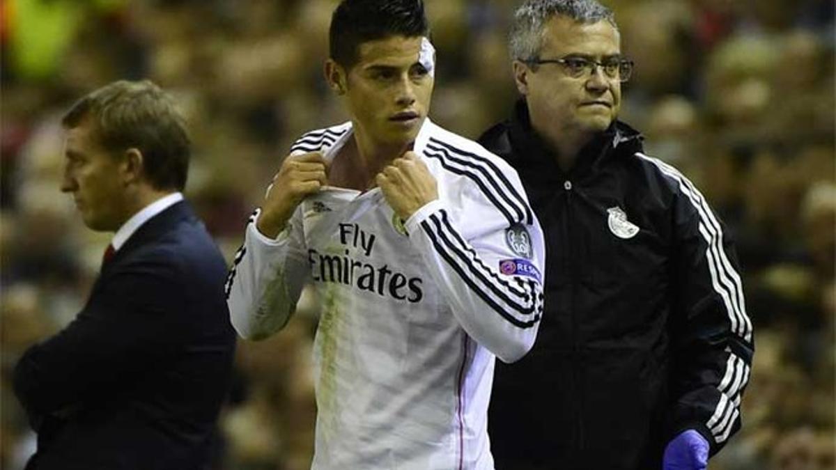 James Rodríguez durante el duelo entre el Liverpool y el Real Madrid