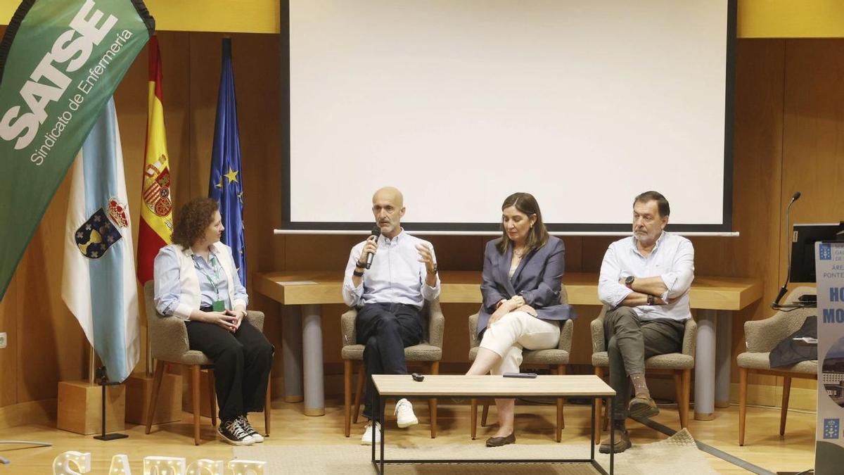 Una de las mesas redondas celebradas ayer en la jornada del Hospital Montecelo.