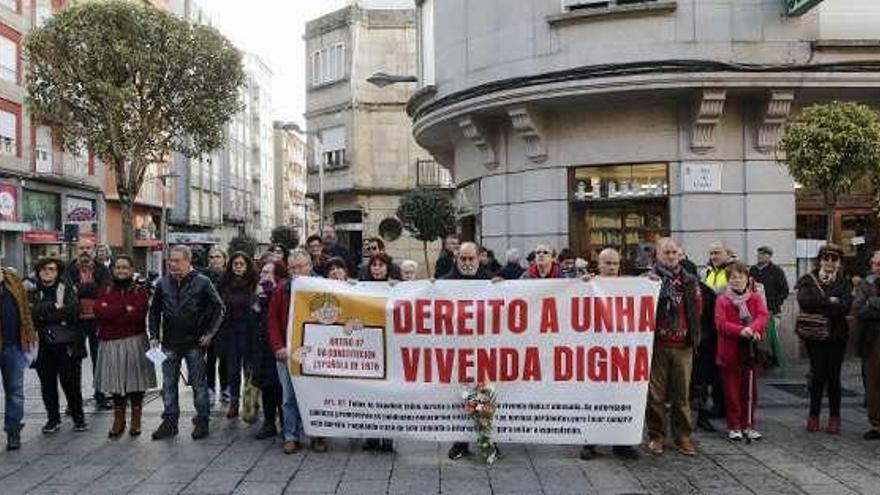 La concentración de Os Ninguéns, ayer en O Calvario. // A. Villar