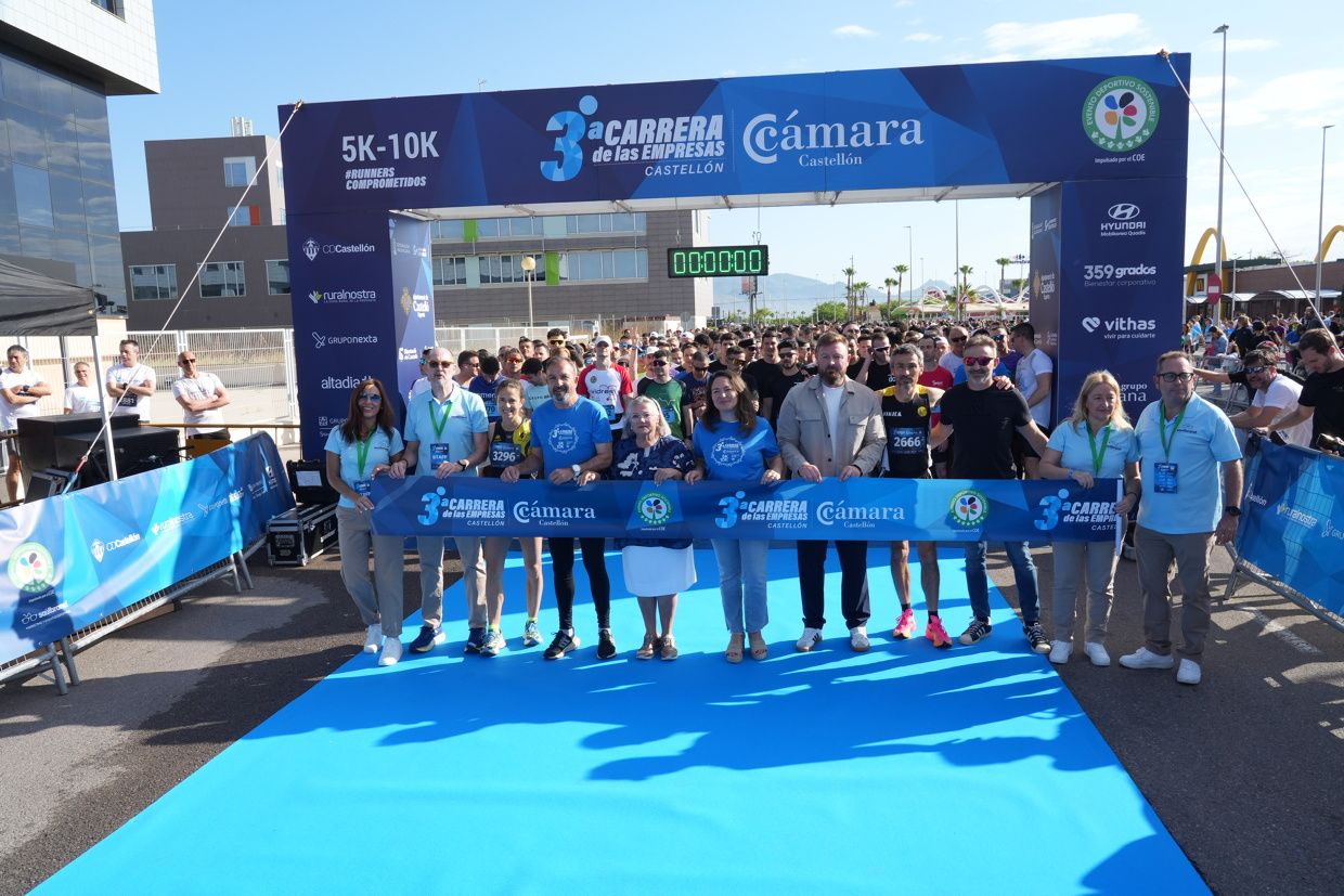 Búscate en las fotos de la Carrera de las Empresas en Castellón