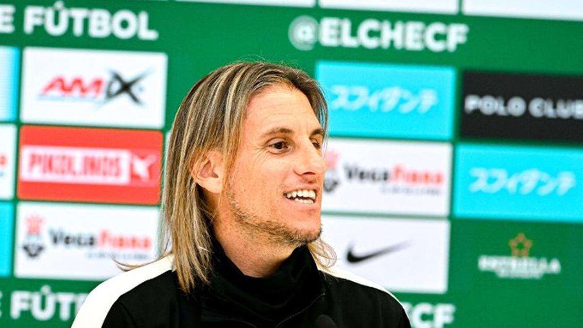 El técnico del Elche, Sebastián Beccacece, este viernes, durante su rueda de prensa