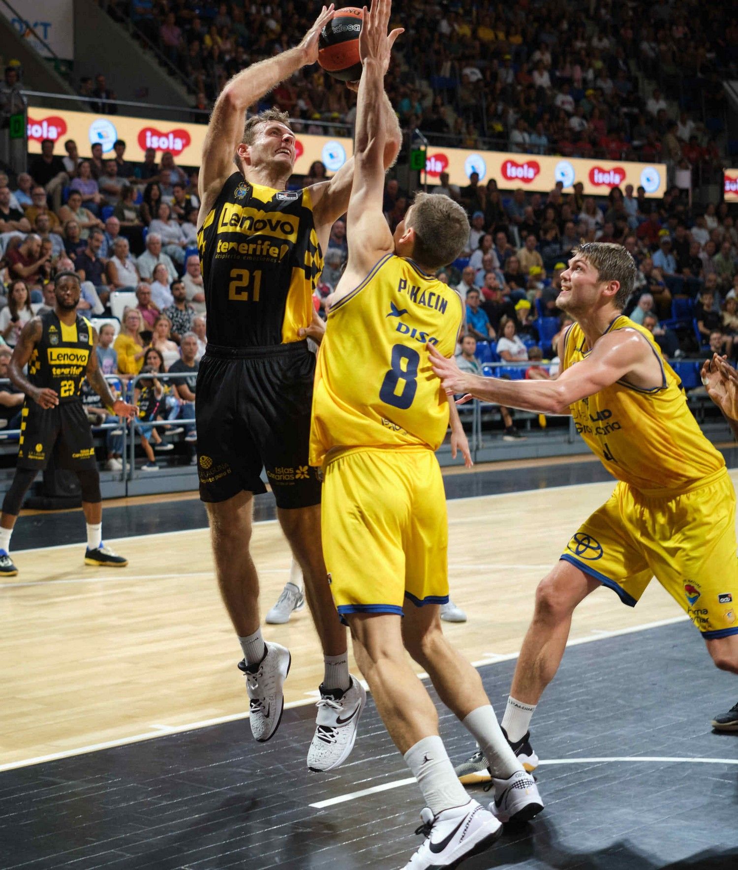 Derbi canario de baloncesto: Lenovo Tenerife 83 - 83 Dreamland Gran Canaria