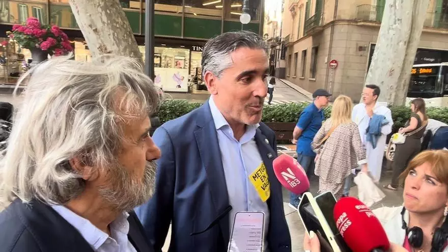 VÍDEO | Los médicos vuelven a las calles de Palma en la tercera semana de huelga: "No es vocación, es explotación"