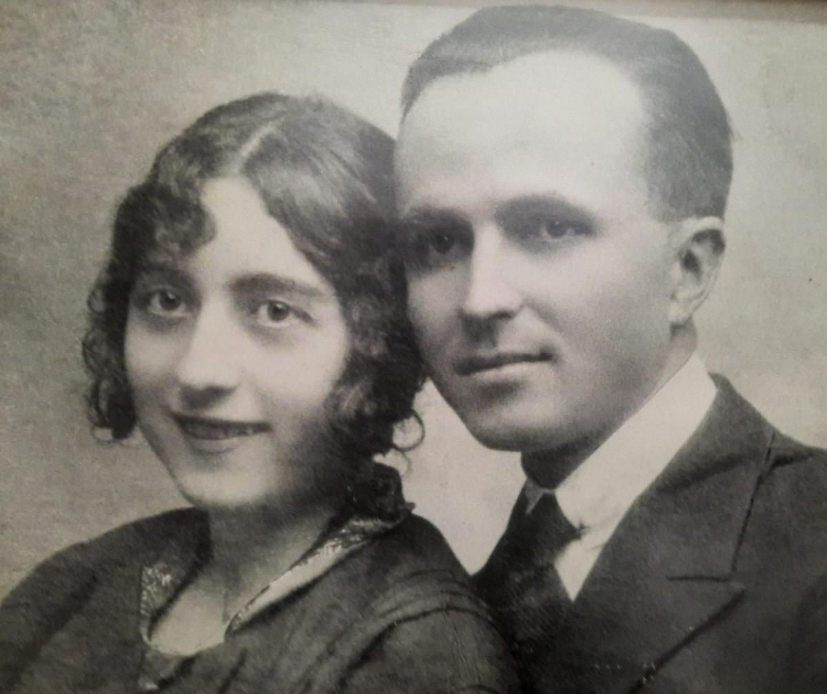 Julián Pantrigo y su esposa.